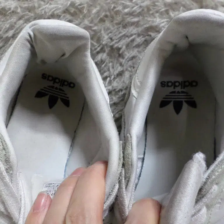 [BUNJANG] Adidas Retropy White Gray Sneakers / 후루룩구제 245 아디다스 레트로피 화이트 그레이 운동화 중고 신발