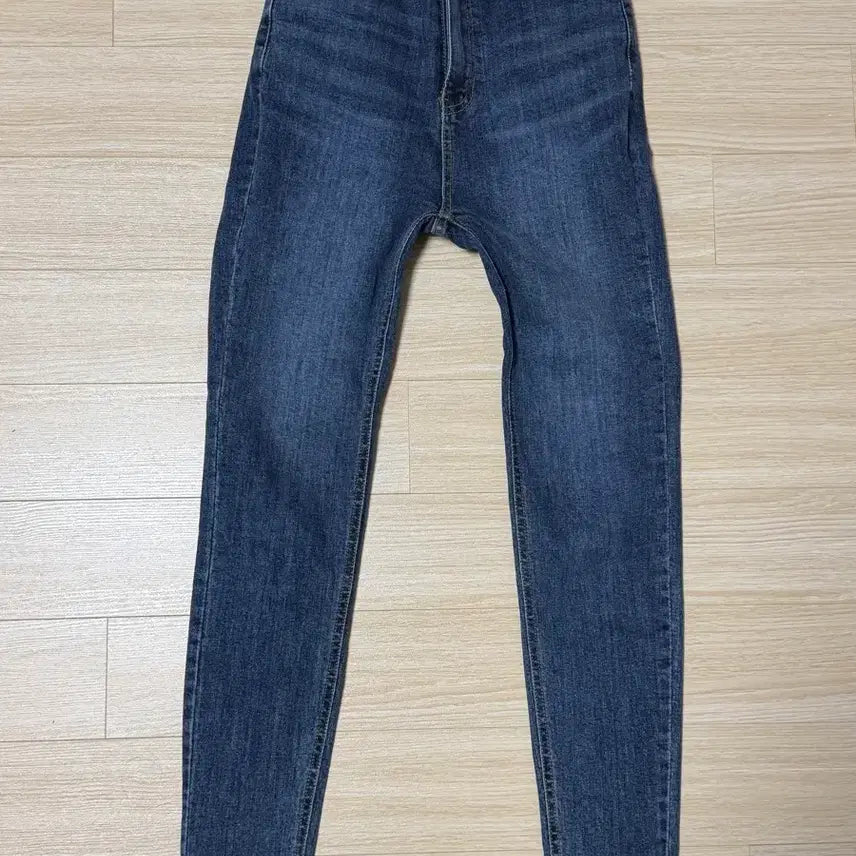 [BUNJANG] KINDAMIE High-Waist Two-Button Skinny Jeans / 카인다미 골반볼륨업 투버튼 하이웨이스트_중진청 스키니