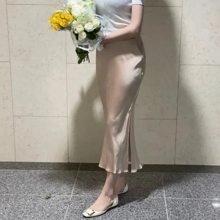 [SOLD OUT] 클로르 골드베이지 실키 머메이드 롱스커트 하객룩 출근룩 오피스룩