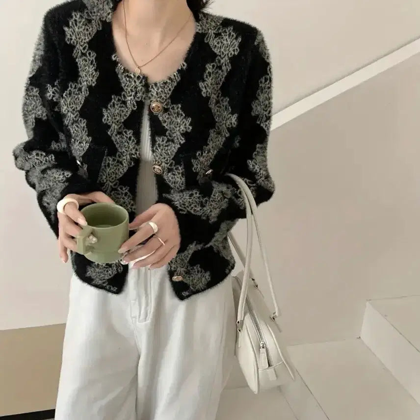 [BUNJANG] Floral Pattern Gold Button Cardigan Jacket / 플라워 패턴 금장 버튼 가디건 자켓
