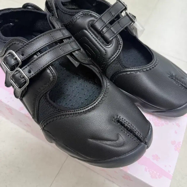 [SOLD OUT] 새상품) 나이키 에어리프트 브리드 245
