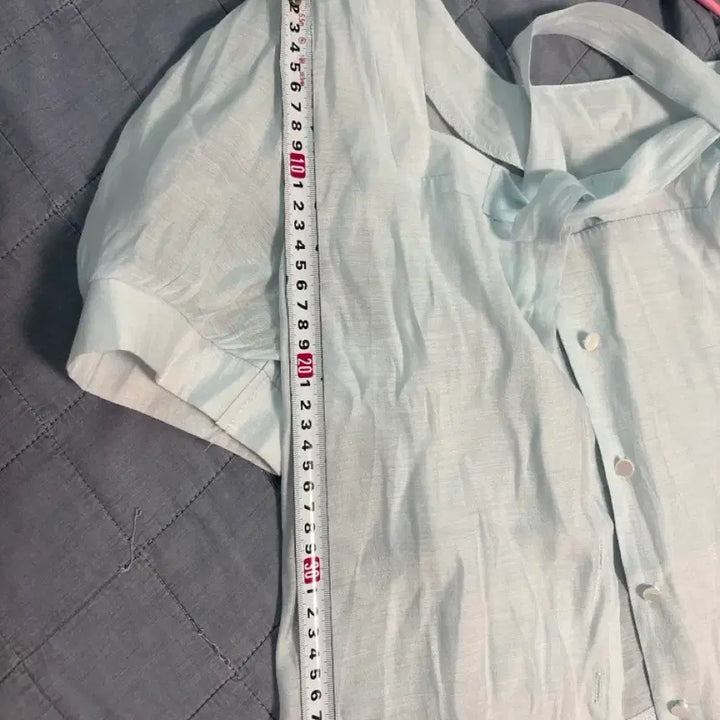 [BUNJANG] Sky Blue Linen Blouse / 하늘색 린넨 블라우스 셔링 리본
