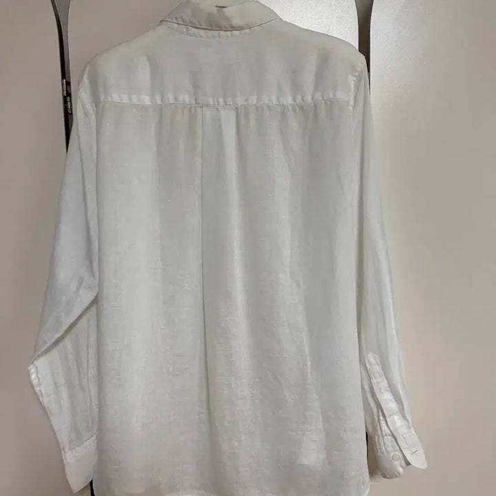 [SOLD OUT] 유니클로 린넨 셔츠 M 화이트 한번입어 새거 같아요