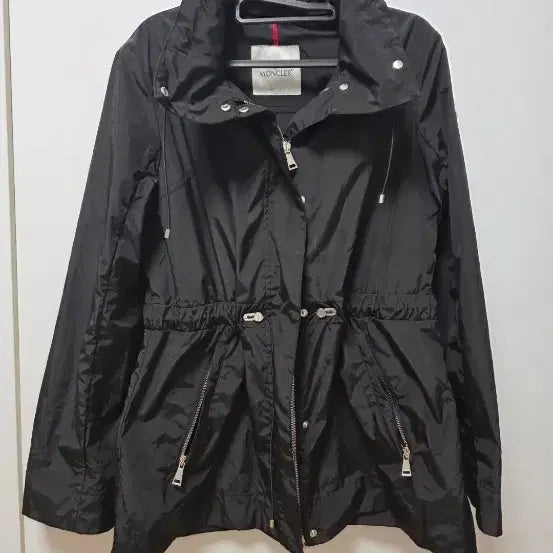[SOLD OUT] 몽클레어 바람막이