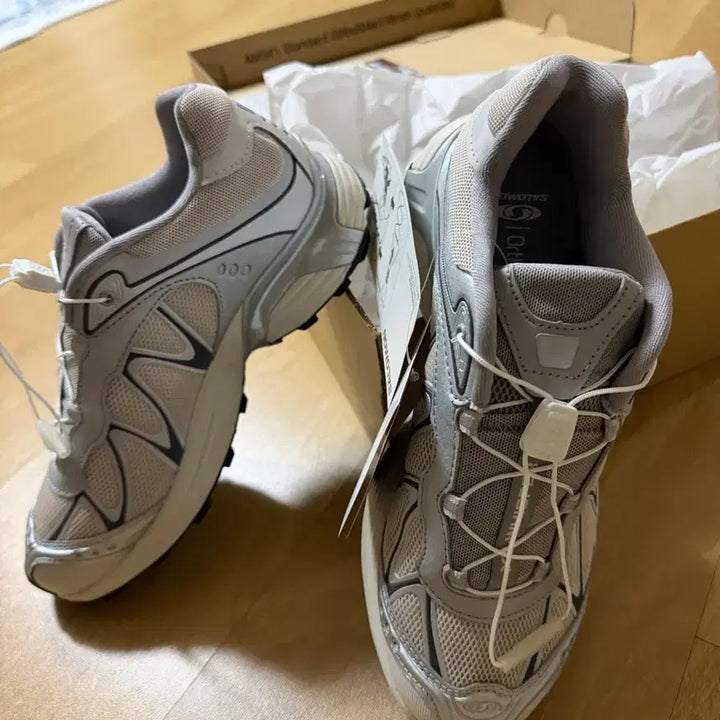 [BUNJANG] Salomon Whisper Silver Lunar Rock Sneakers / 살로몬 위스퍼 실버 루나 락 240 새상품