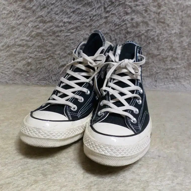 [BUNJANG] Converse Chuck Taylor Valentine Black High Sneakers / 후루룩구제 240 컨버스 척테일러 발렌타인 블랙 하이 운동화 스니커즈