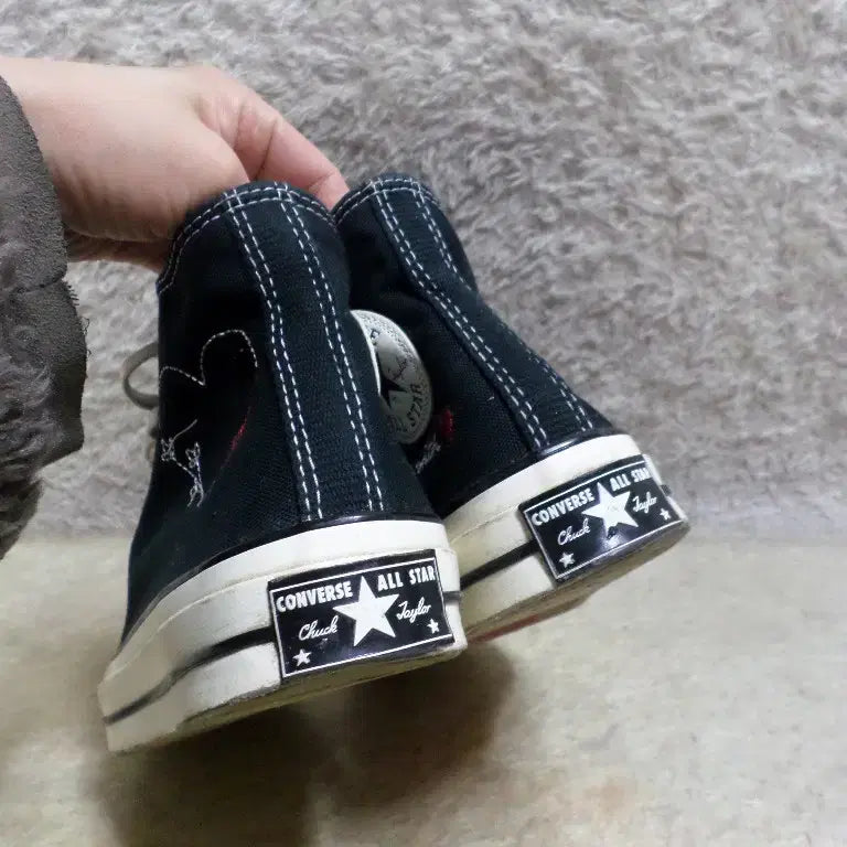 [BUNJANG] Converse Chuck Taylor Valentine Black High Sneakers / 후루룩구제 240 컨버스 척테일러 발렌타인 블랙 하이 운동화 스니커즈