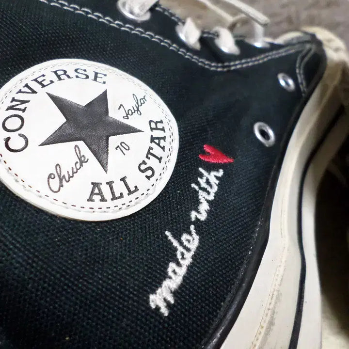[BUNJANG] Converse Chuck Taylor Valentine Black High Sneakers / 후루룩구제 240 컨버스 척테일러 발렌타인 블랙 하이 운동화 스니커즈