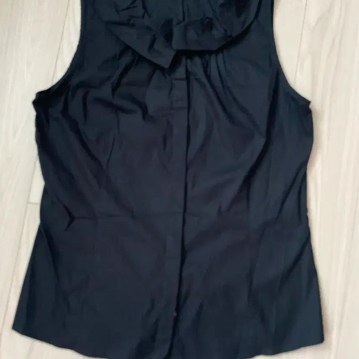 [BUNJANG] Banha.k Black Sleeveless Blouse / 반하크 블랙 민소매 블라우스 55