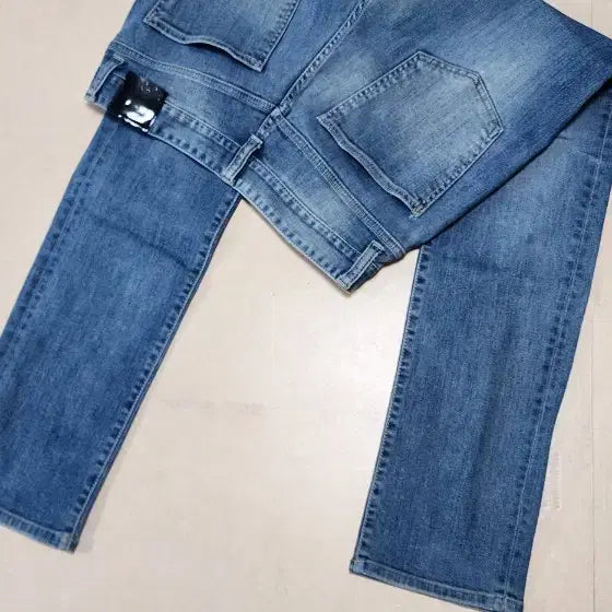 [SOLD OUT] 플랙진 중청 워싱진 33