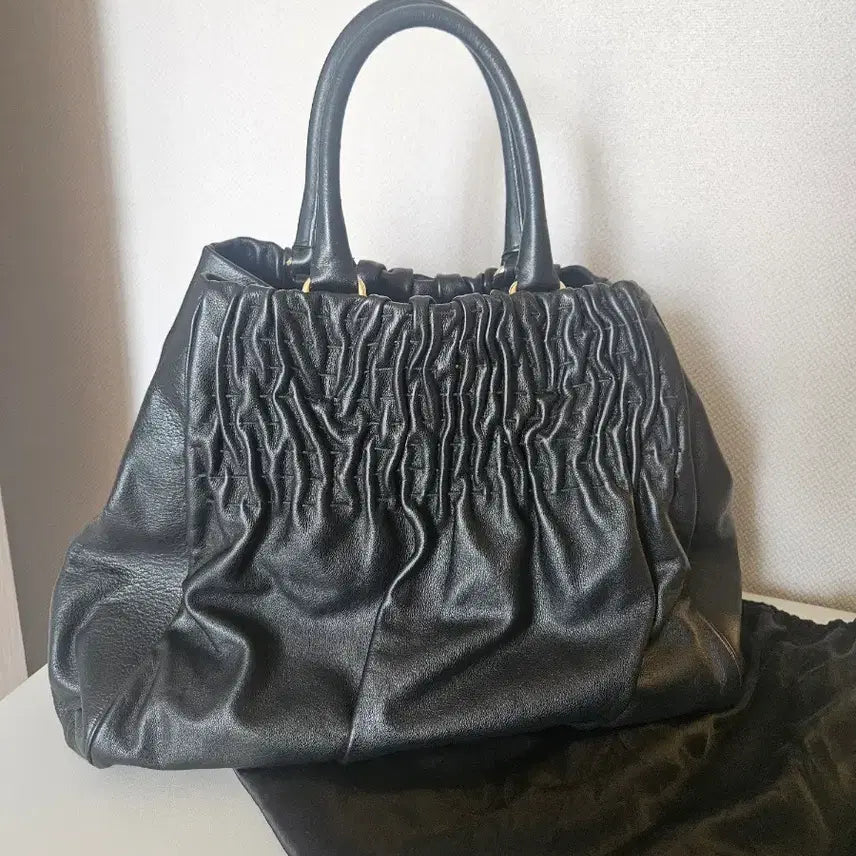 [SOLD OUT] 입생로랑 셔링 가죽백