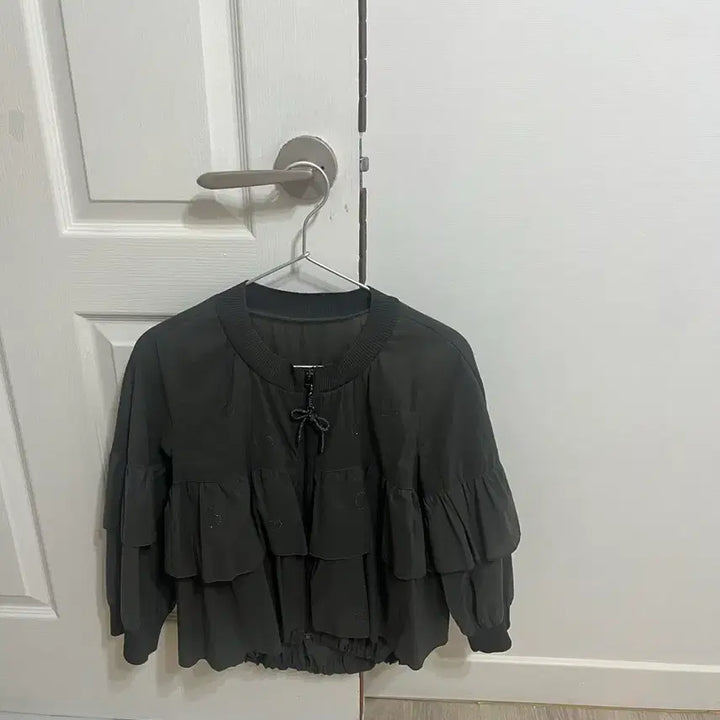 [SOLD OUT] 프릴 장식 카키 쟈켓