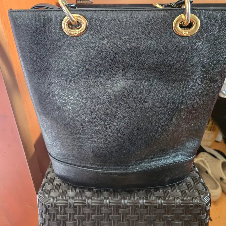 [BUNJANG] MCM Black Leather Chain Bucket Bag / MCM 블랙 레더 체인 버킷백