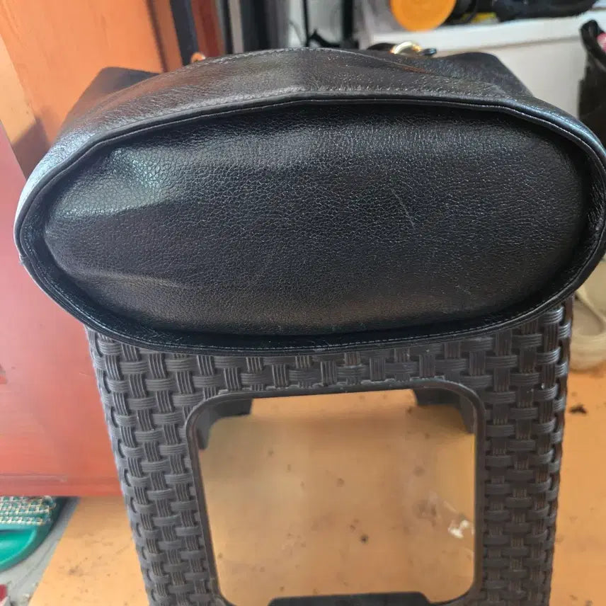 [BUNJANG] MCM Black Leather Chain Bucket Bag / MCM 블랙 레더 체인 버킷백