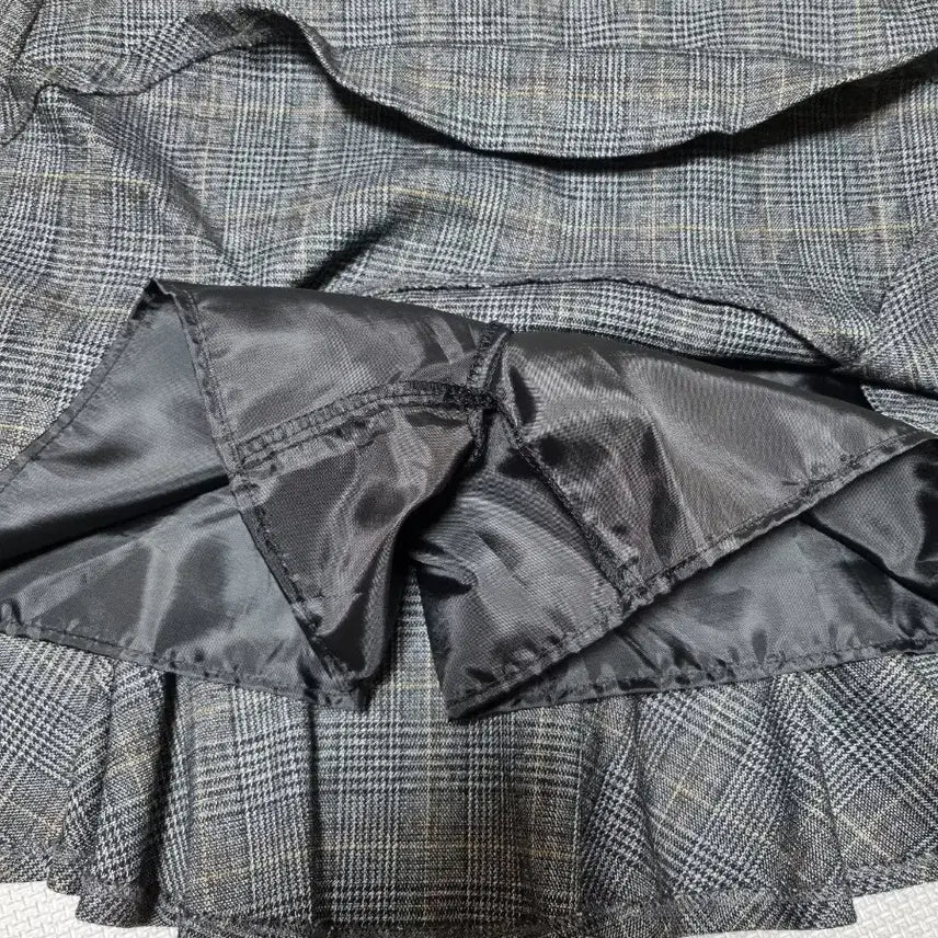 [BUNJANG] Top Girl Checkered Frill Mini Skirt / 탑걸 체크 프릴 미니스커트