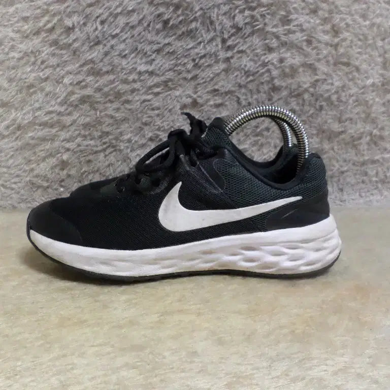 [BUNJANG] Nike Revolution 6 Black Sneakers - Used / 후루룩구제 225 나이키 레볼루션6 블랙 운동화 중고 신발