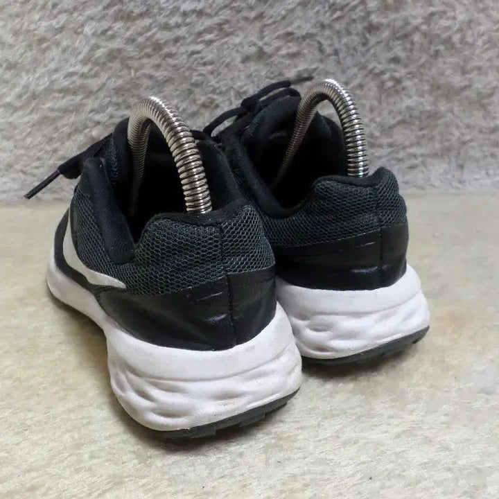 [BUNJANG] Nike Revolution 6 Black Sneakers - Used / 후루룩구제 225 나이키 레볼루션6 블랙 운동화 중고 신발