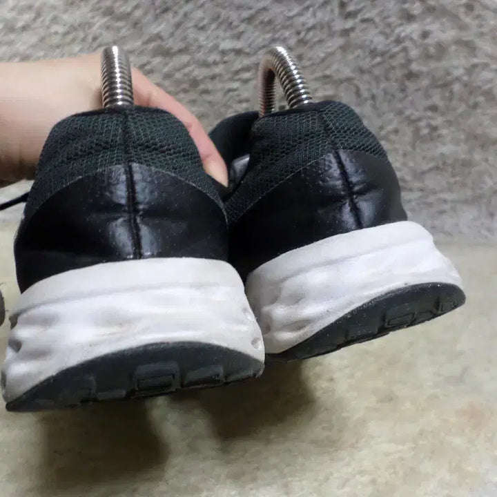 [BUNJANG] Nike Revolution 6 Black Sneakers - Used / 후루룩구제 225 나이키 레볼루션6 블랙 운동화 중고 신발