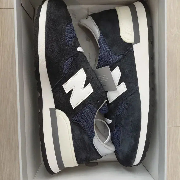[SOLD OUT] 뉴발란스 990v1 290 us11 네이비