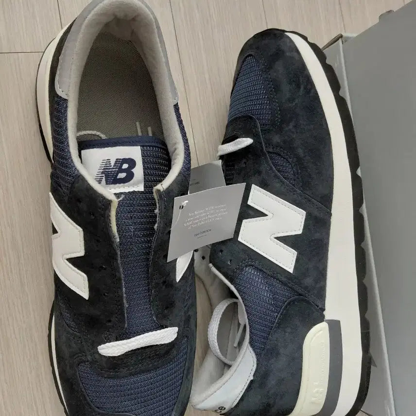 [SOLD OUT] 뉴발란스 990v1 290 us11 네이비