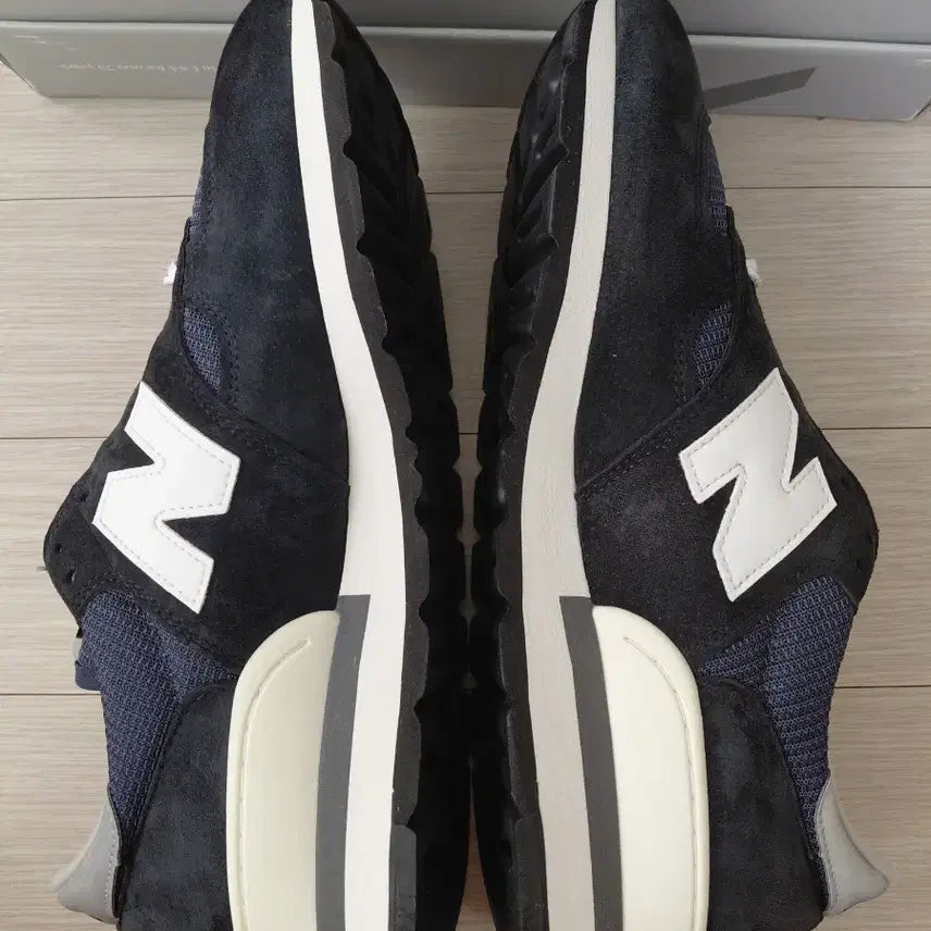 [SOLD OUT] 뉴발란스 990v1 290 us11 네이비