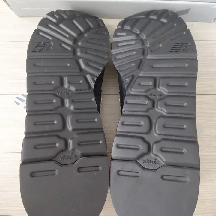 [SOLD OUT] 뉴발란스 990v1 290 us11 네이비