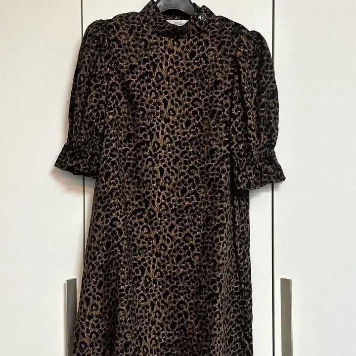 [BUNJANG] &amp; Other Stories Leopard Mini Dress / 새상품)원피스 &amp; other stories 레오파드 미니원피스 호피 치마