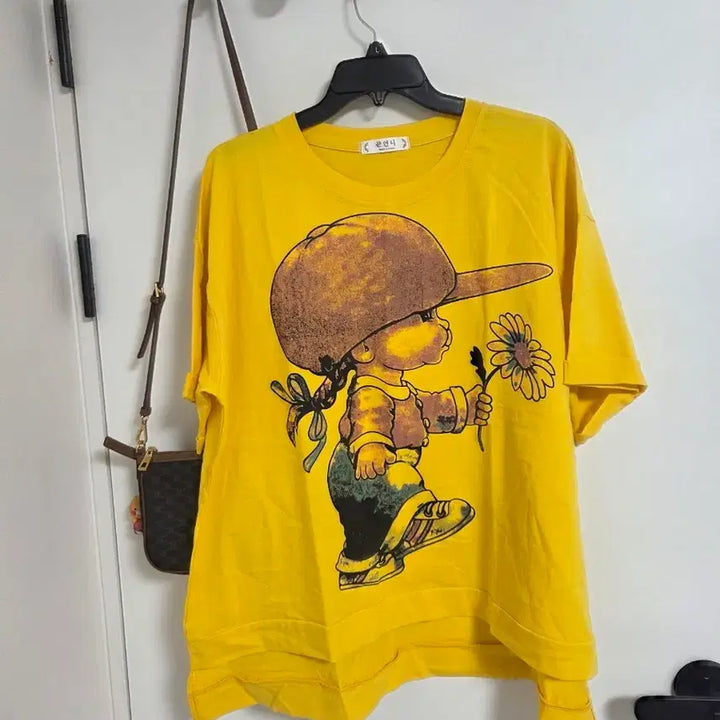 [SOLD OUT] 분언니 옐로우 캐릭터 반팔 티셔츠