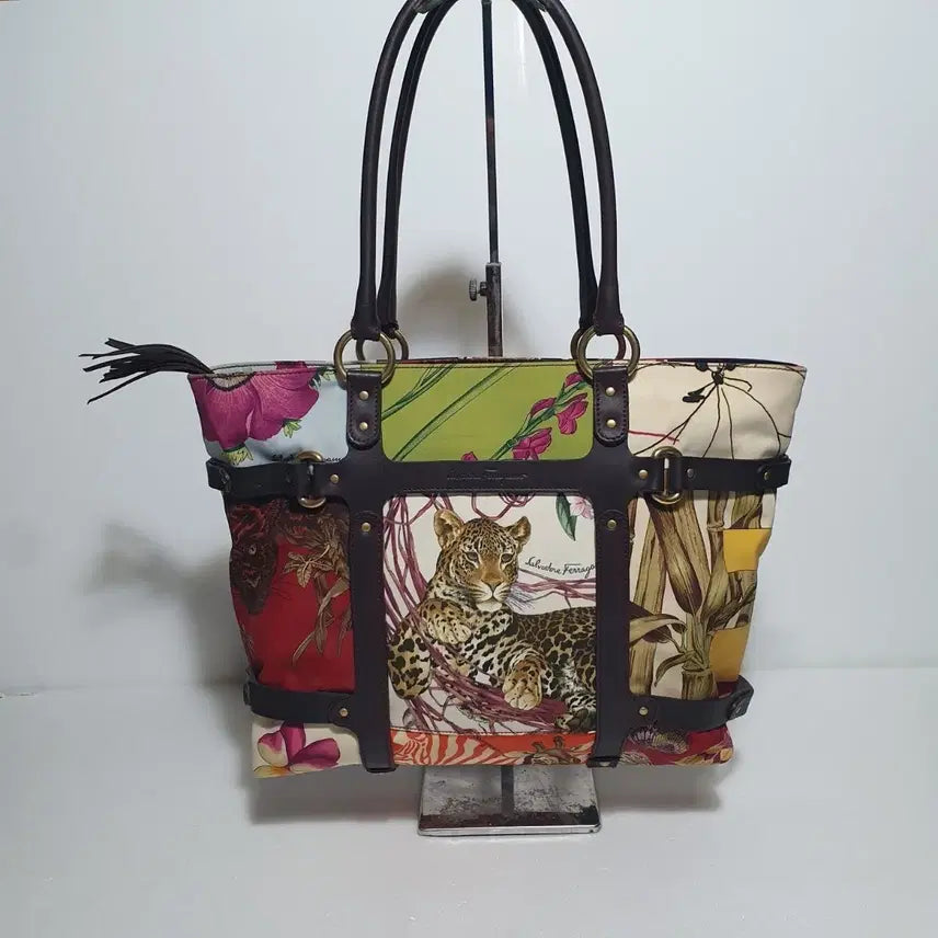 [BUNJANG] Ferragamo Zipper Shoulder Bag / 정품 ㅡ페라가모 ㅡ지퍼형.숄더백 ㅡ택포