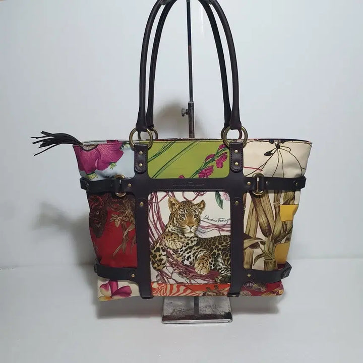 [BUNJANG] Ferragamo Zipper Shoulder Bag / 정품 ㅡ페라가모 ㅡ지퍼형.숄더백 ㅡ택포