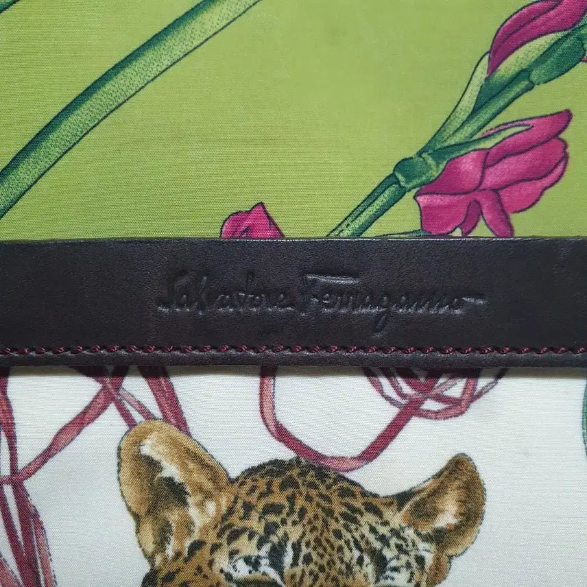 [BUNJANG] Ferragamo Zipper Shoulder Bag / 정품 ㅡ페라가모 ㅡ지퍼형.숄더백 ㅡ택포