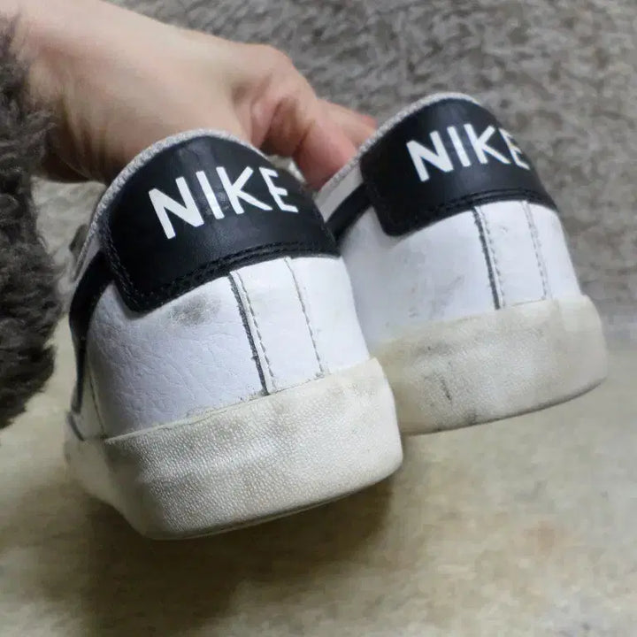 [BUNJANG] Nike Blazer Low White Sneakers / 후루룩구제 270 나이키 블레이저 로우 화이트 운동화 중고 신발