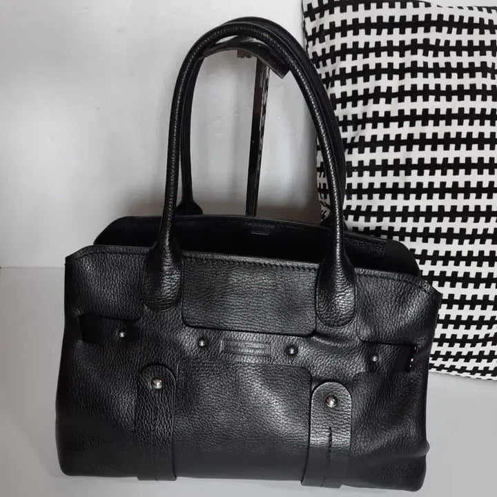 [SOLD OUT] 정품 ㅡ페라가모 ㅡ가죽.토트백 ㅡ택포