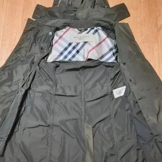 [BUNJANG] Burberry Brit Hooded Waterproof Trench Coat - Khaki / 100%정품/새옷수준)버버리 브릿 후드 방수 트렌치코트,카키색,66~77