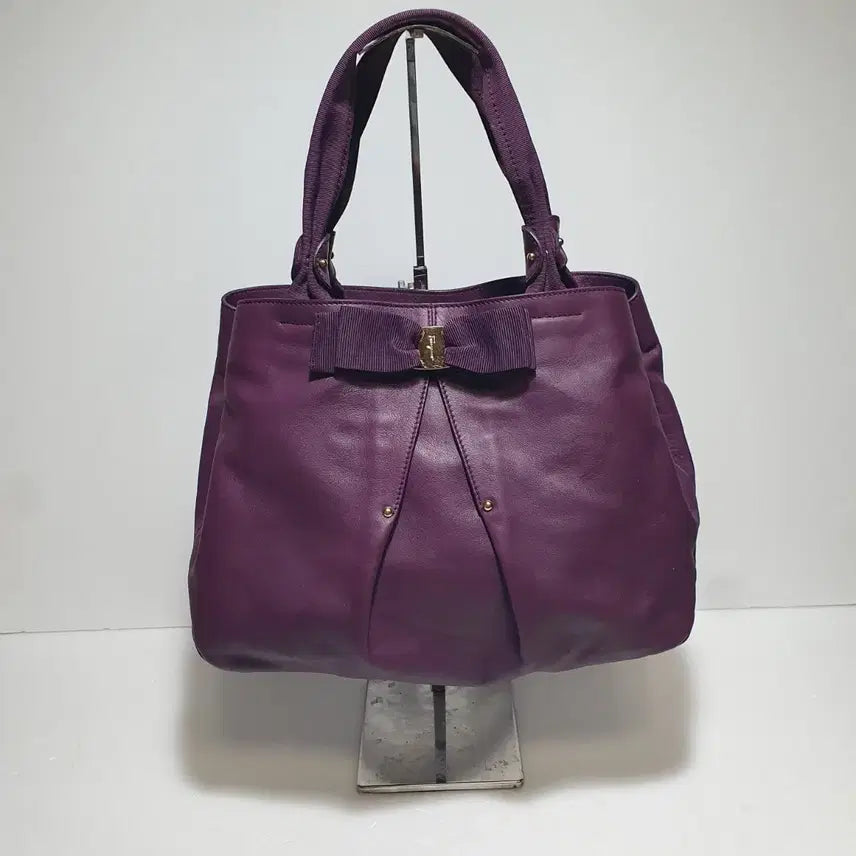 [SOLD OUT] 정품 ㅡ페라가모 ㅡ가죽.리본백 ㅡ택포