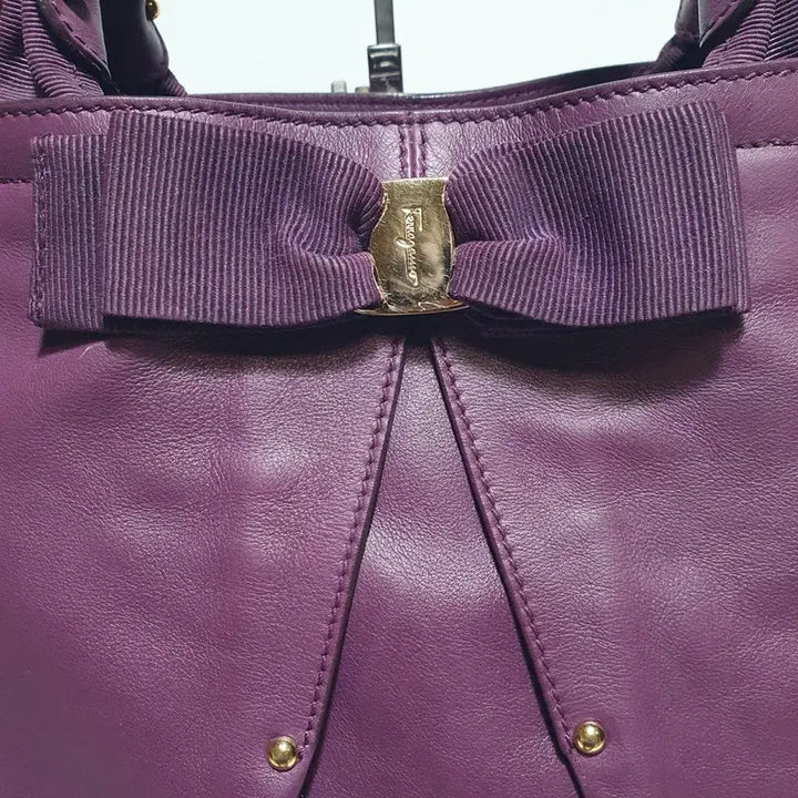 [SOLD OUT] 정품 ㅡ페라가모 ㅡ가죽.리본백 ㅡ택포