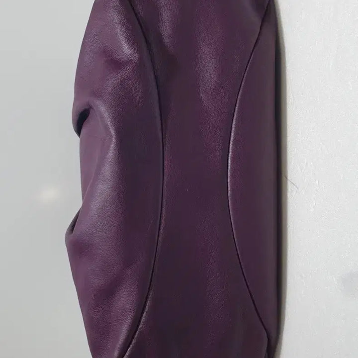[SOLD OUT] 정품 ㅡ페라가모 ㅡ가죽.리본백 ㅡ택포