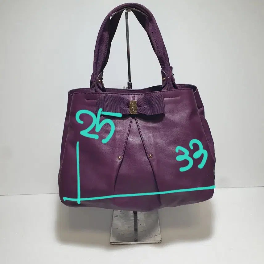 [SOLD OUT] 정품 ㅡ페라가모 ㅡ가죽.리본백 ㅡ택포