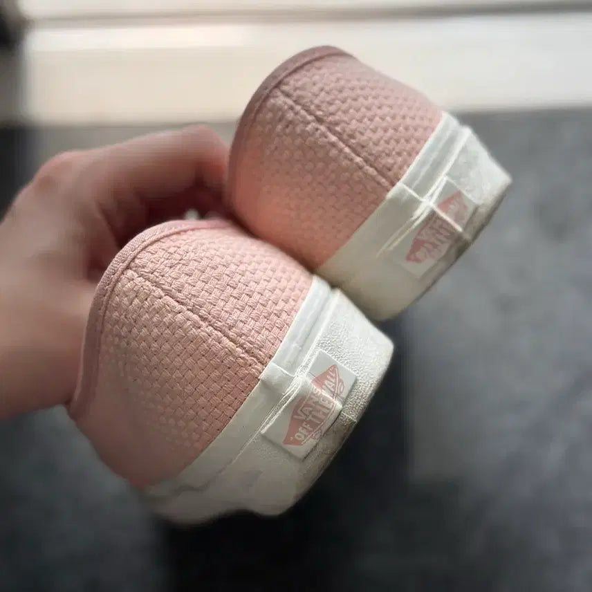 [BUNJANG] Vans Authentic Pink Sneakers / 반스 어센틱 235