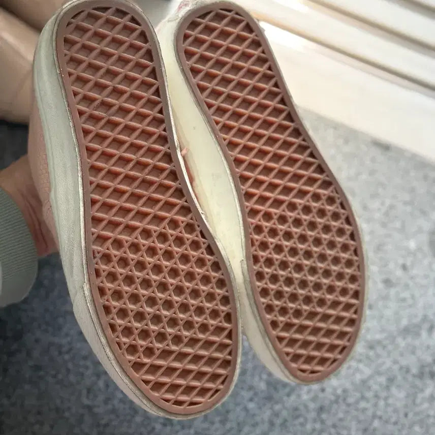 [BUNJANG] Vans Authentic Pink Sneakers / 반스 어센틱 235