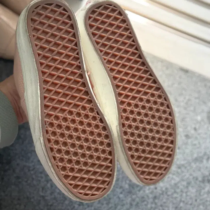 [BUNJANG] Vans Authentic Pink Sneakers / 반스 어센틱 235
