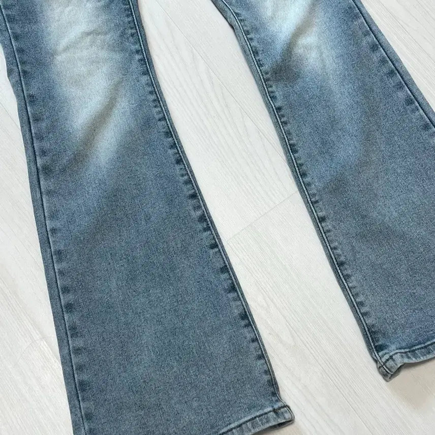 [BUNJANG] High Waist Bootcut Jeans / 하이웨스트 부츠컷 청바지