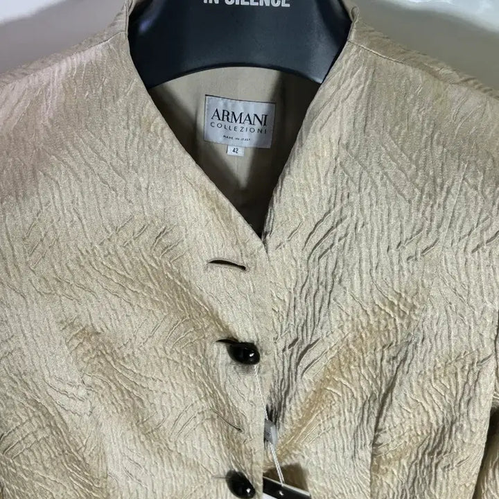 [SOLD OUT] (백화점정품) Armani 아르마니 엠보싱 트위드 자켓