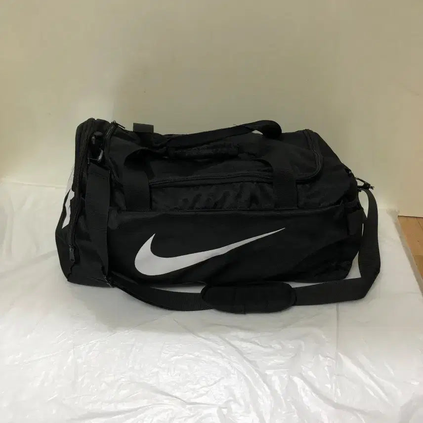 [BUNJANG] Nike Duffel Bag Crossbody / 나이키 더플백 크로스백@9927