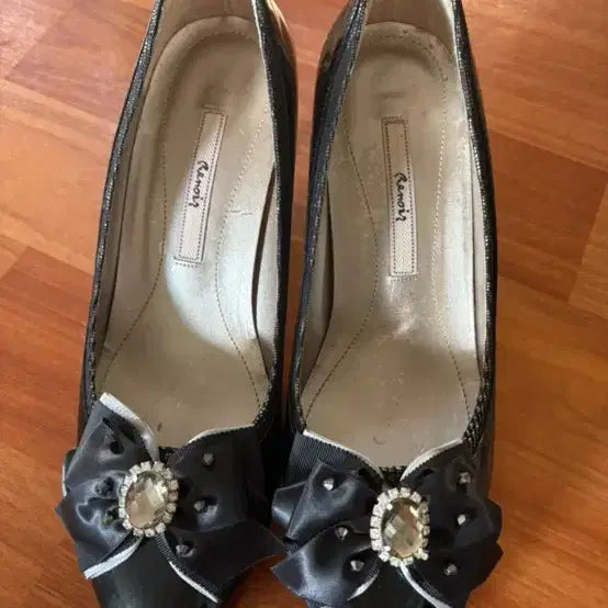 [BUNJANG] Renoir Black Enamel Ribbon Heels / 르느와르 검정 에나멜 리본힐 팝니다