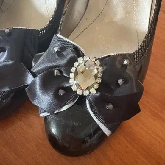 [BUNJANG] Renoir Black Enamel Ribbon Heels / 르느와르 검정 에나멜 리본힐 팝니다