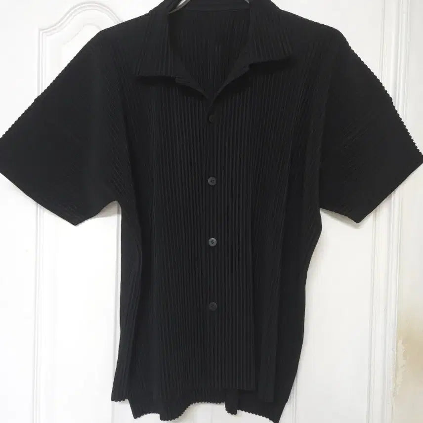 [SOLD OUT] Issey Miyake 옴므 플리세 반팔 셔츠 2사이즈 블랙