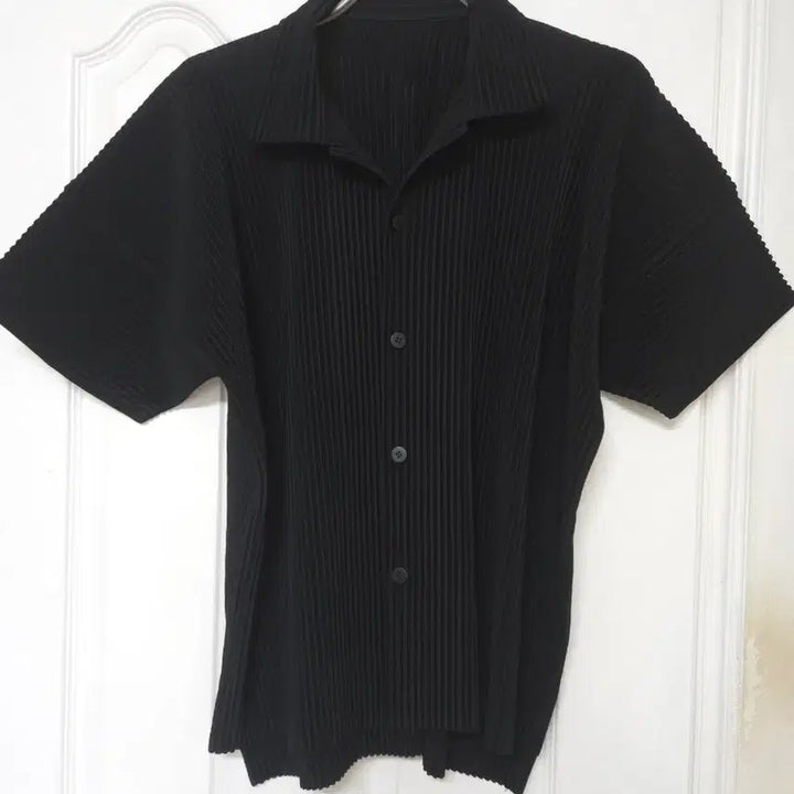 [SOLD OUT] Issey Miyake 옴므 플리세 반팔 셔츠 2사이즈 블랙