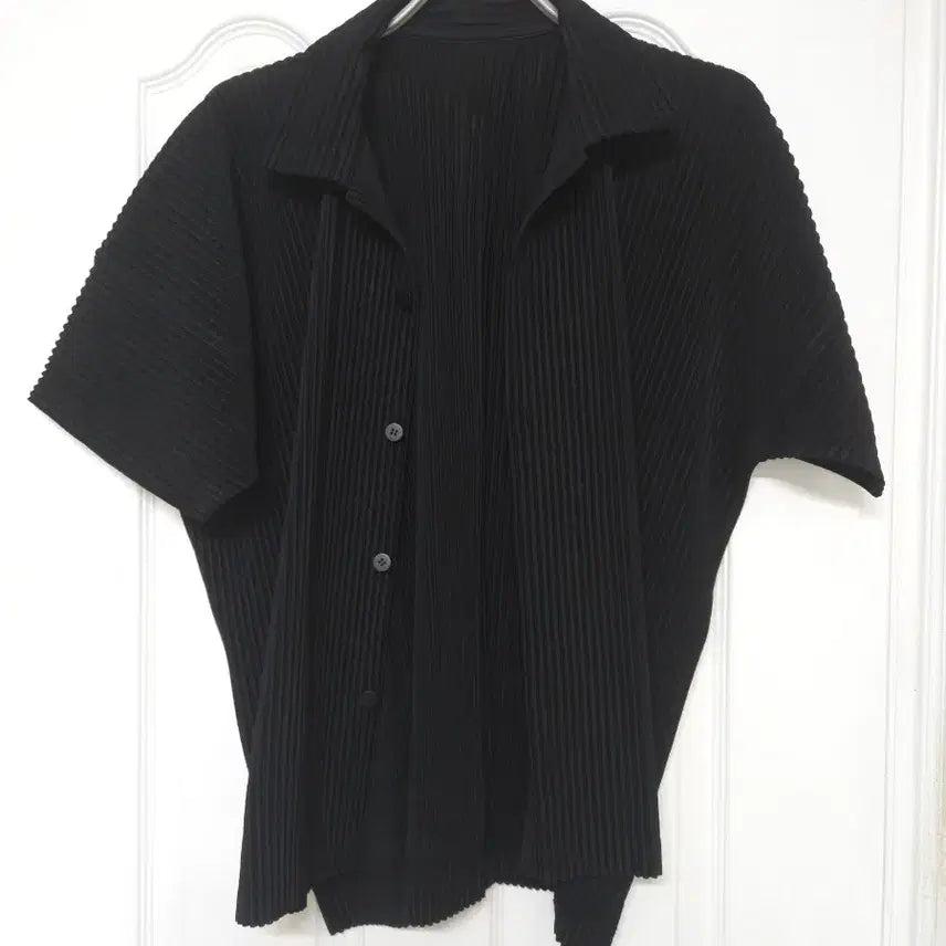[SOLD OUT] Issey Miyake 옴므 플리세 반팔 셔츠 2사이즈 블랙