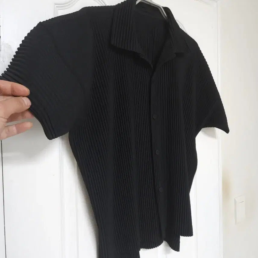 [SOLD OUT] Issey Miyake 옴므 플리세 반팔 셔츠 2사이즈 블랙